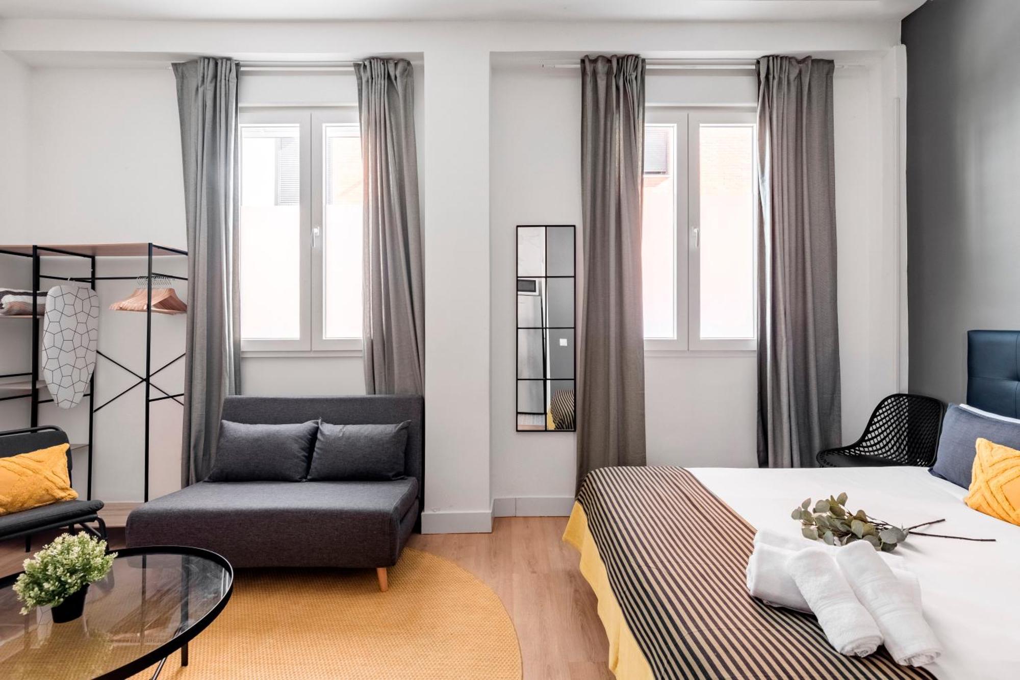 Charming Lucero Lägenhet Madrid Exteriör bild